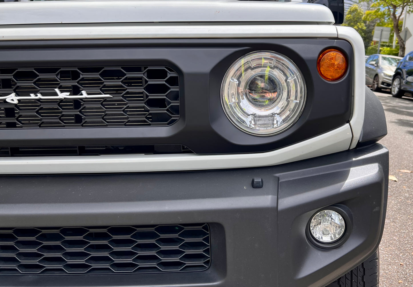 Retro Grille (Suzuki Jimny JB74, JC74 - 2018+) "Suzuki" Badge