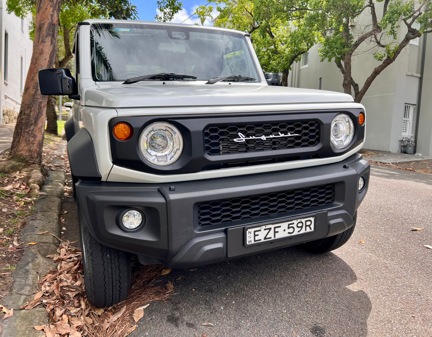 Retro Grille (Suzuki Jimny JB74, JC74 - 2018+) "Suzuki" Badge